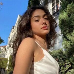 Meet your Posher, Vivienne